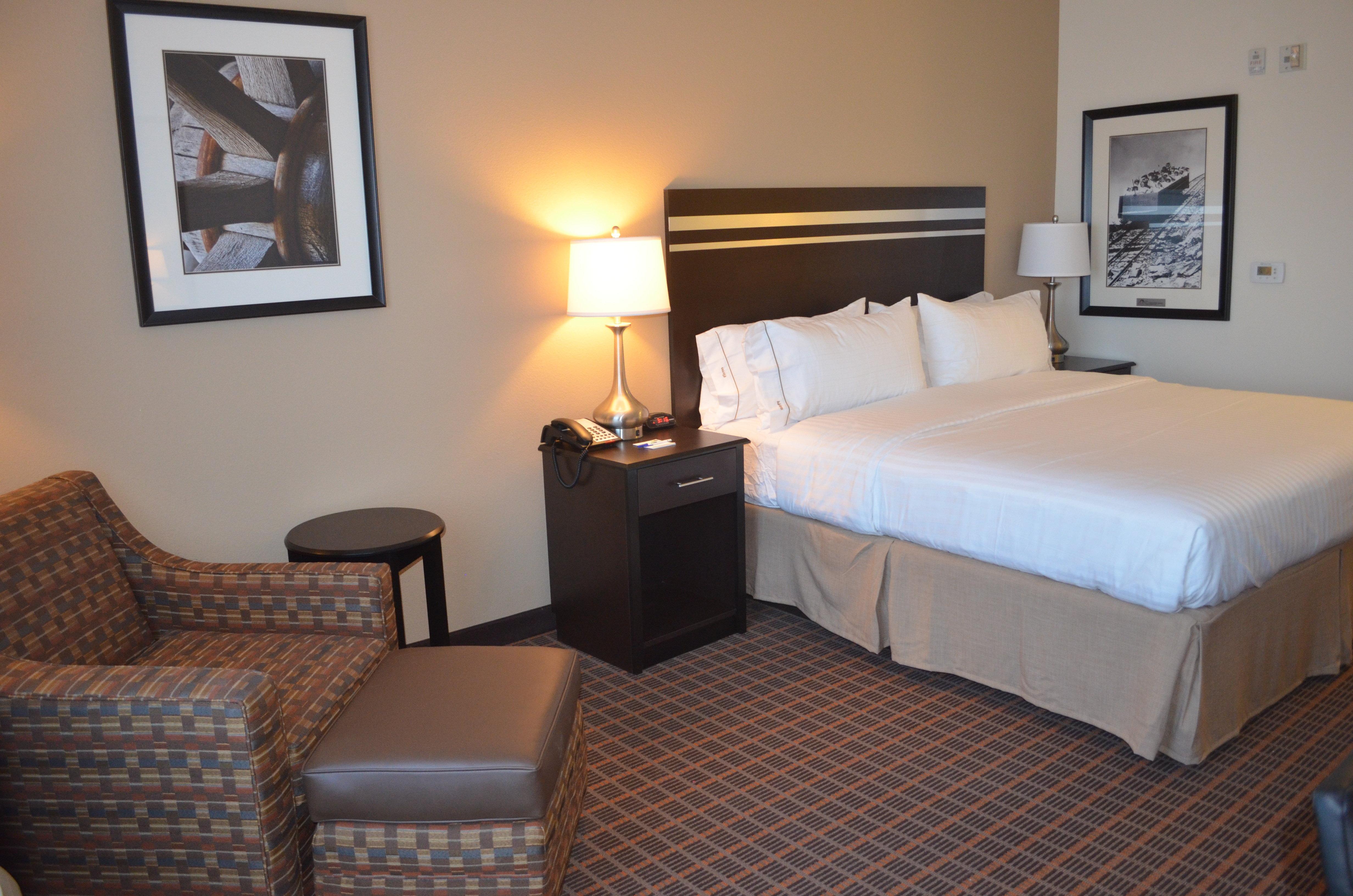 Holiday Inn Express & Suites Golden By Ihg Exterior photo